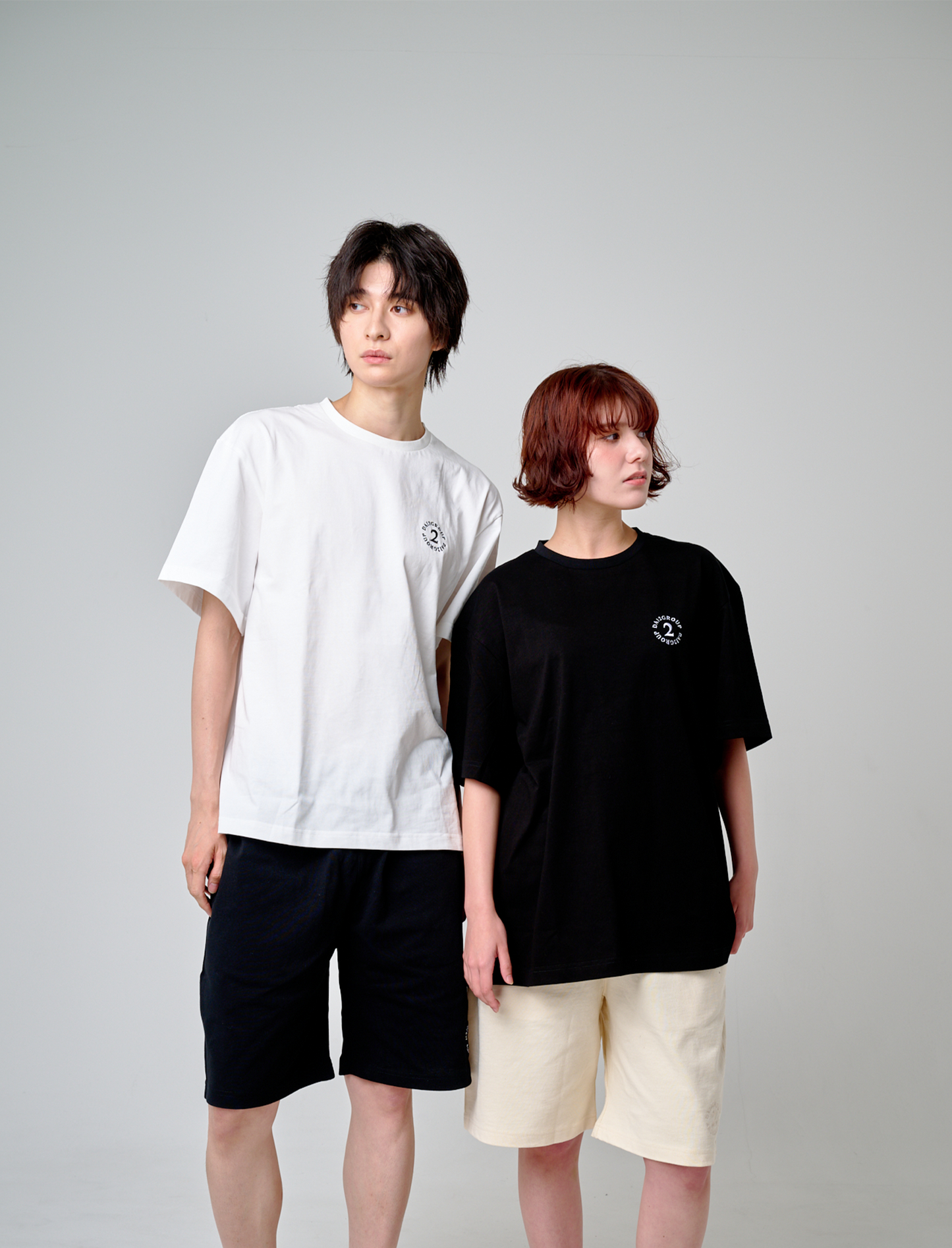 1週間心霊スポット生活-REBORN-グラフィックTシャツ ブラック
